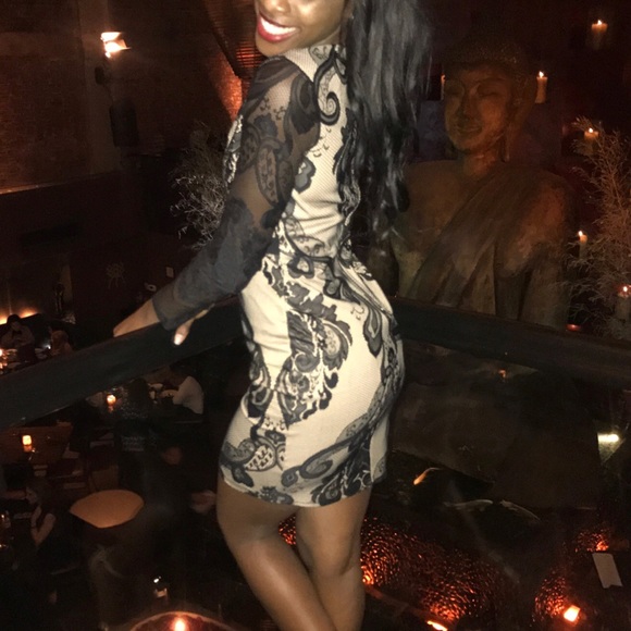 LACE BODYCON DRESS - Picture 3 of 6